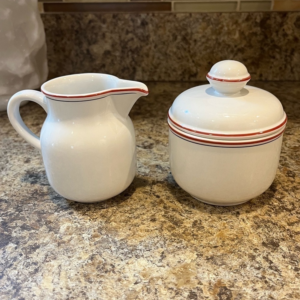 Villeroy & Boch Luxembourg Creamer and Sugar Dish. Depuis Pattern #1748 - Picture 2 of 11